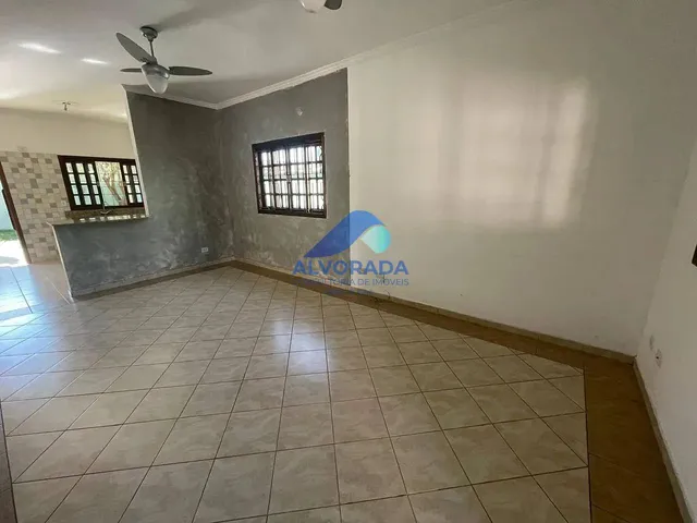 Casa com 252m² 2 quartos e 2 banheiros, para alugar, no bairro Urbanova em São José Dos Campos
