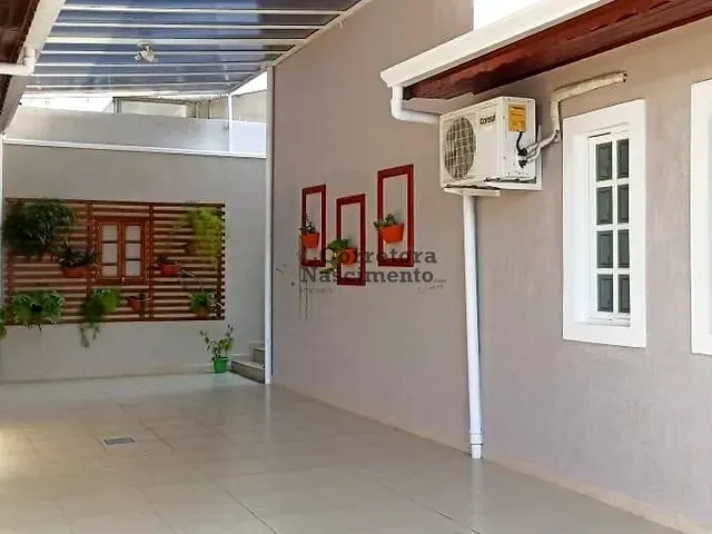 Casa com 375m² 3 quartos e 3 banheiros, à venda, no bairro Vila Zeze em Jacareí