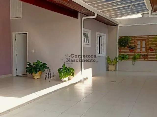 Casa com 375m² 3 quartos e 3 banheiros, à venda, no bairro Vila Zeze em Jacareí