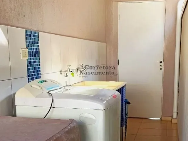 Casa com 375m² 3 quartos e 3 banheiros, à venda, no bairro Vila Zeze em Jacareí