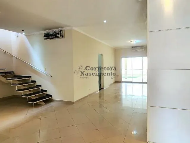 Casa com 660m² 3 quartos e 4 banheiros, à venda ou para alugar, no bairro Jardim Santa Maria em Jacareí