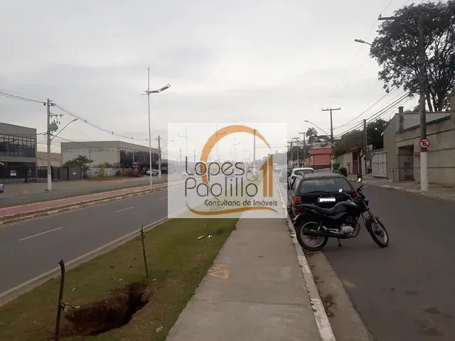 Casa com 454m² 3 quartos e 2 banheiros, à venda, no bairro Loanda em Atibaia