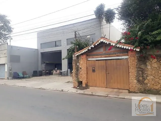 Casa com 454m² 3 quartos e 2 banheiros, à venda, no bairro Loanda em Atibaia