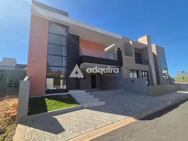 Casa com 200m² 3 quartos e 3 banheiros, à venda, no bairro Contorno em Ponta Grossa