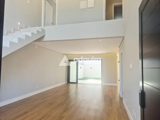 Casa com 200m² 3 quartos e 3 banheiros, à venda, no bairro Contorno em Ponta Grossa