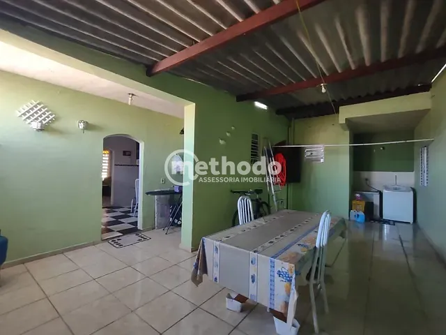 Casa com 200m² 2 quartos e 3 banheiros, à venda, no bairro Jardim Santo Antonio em Valinhos