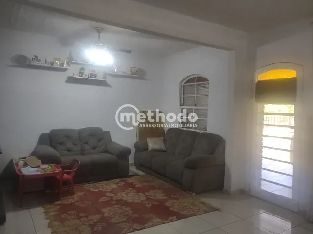 Casa com 200m² 2 quartos e 3 banheiros, à venda, no bairro Jardim Santo Antonio em Valinhos