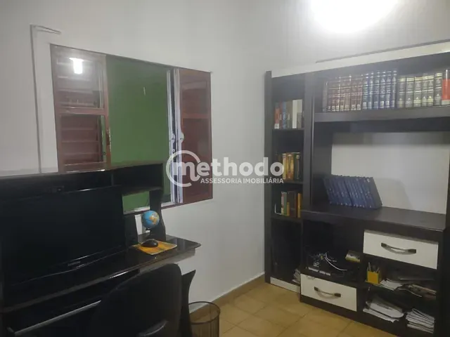 Casa com 200m² 2 quartos e 3 banheiros, à venda, no bairro Jardim Santo Antonio em Valinhos