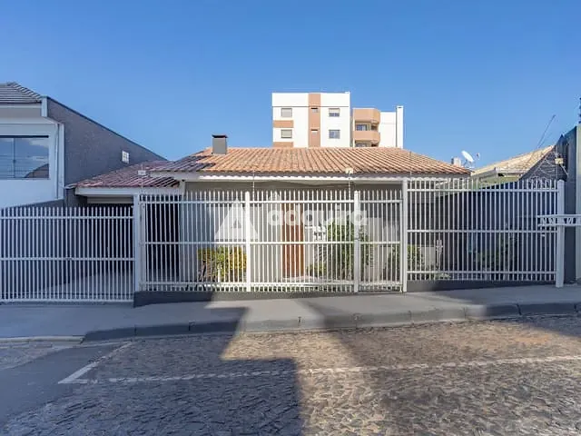 Casa com 216m² 3 quartos e 3 banheiros, à venda, no bairro Estrela em Ponta Grossa