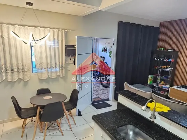 Casa com 10m² 2 quartos e 2 banheiros, à venda, no bairro Jardim Mariana I em São José Dos Campos