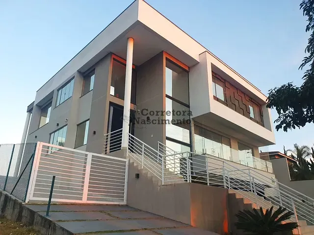 Casa com 1400m² 5 quartos e 6 banheiros, para alugar, no bairro Parque Residencial Santa Paula em Jacareí