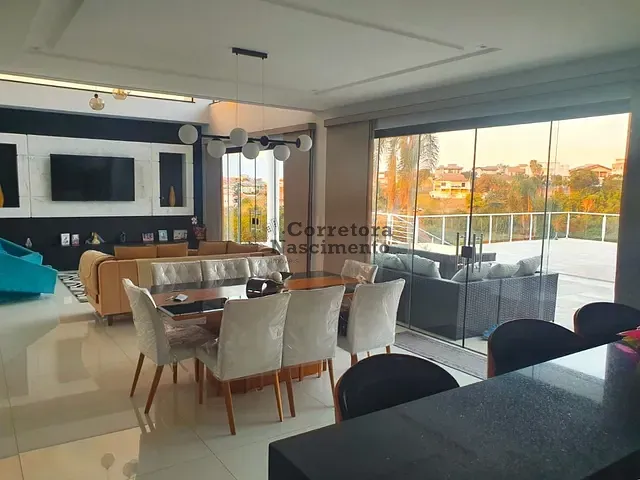 Casa com 1400m² 5 quartos e 6 banheiros, para alugar, no bairro Parque Residencial Santa Paula em Jacareí