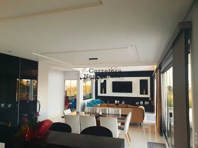 Casa com 1400m² 5 quartos e 6 banheiros, para alugar, no bairro Parque Residencial Santa Paula em Jacareí