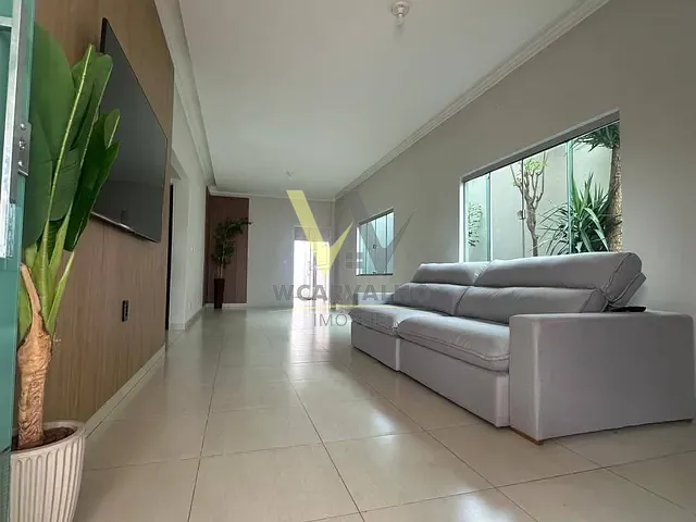 Casa com 300m² 2 quartos e 2 banheiros, à venda, no bairro Viviam Parque em Anápolis