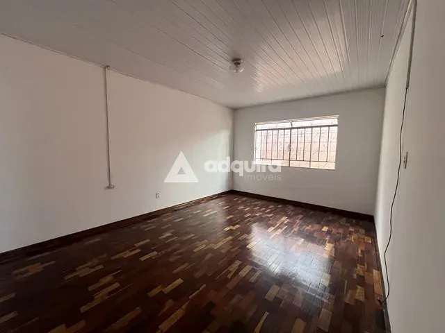 Casa 3 quartos e 2 banheiros, para alugar, no bairro Centro em Ponta Grossa