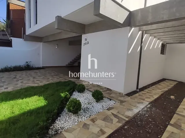 Casa com 300m² 8 quartos e 3 banheiros, para alugar, no bairro Jardim Paraíso em Campinas