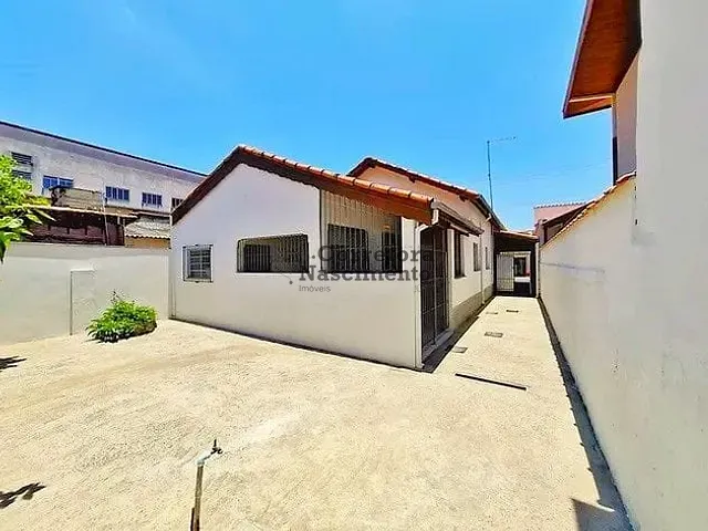 Casa com 298m² 3 quartos e 2 banheiros, à venda, no bairro Jardim Paraiba em Jacareí