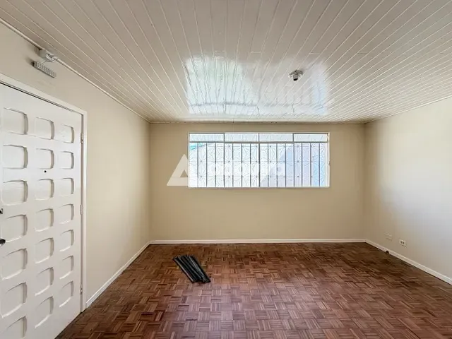 Casa com 403m² 3 quartos e 3 banheiros, para alugar, no bairro Uvaranas em Ponta Grossa