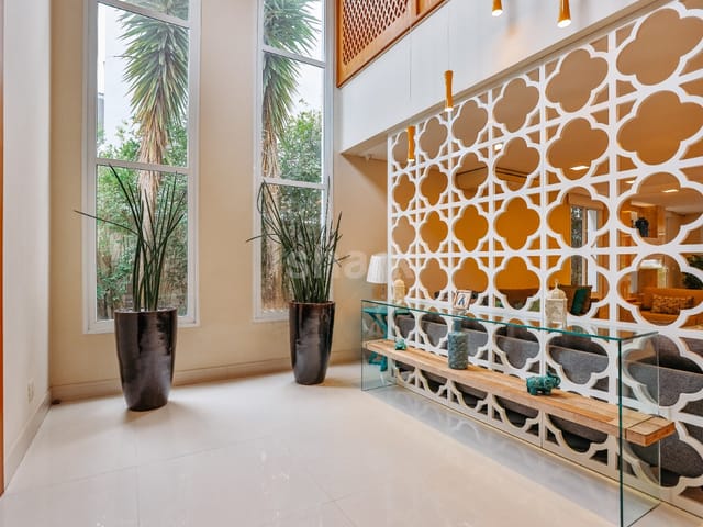 Casa com 538m² 4 quartos e 6 banheiros, à venda, no bairro Alphaville em Santana de Parnaíba