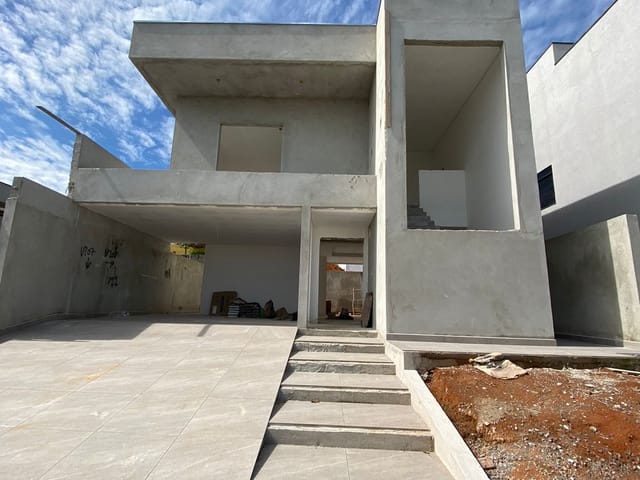 Casa com 250m² 3 quartos e 3 banheiros, à venda, no bairro Caçapava Velha em Caçapava