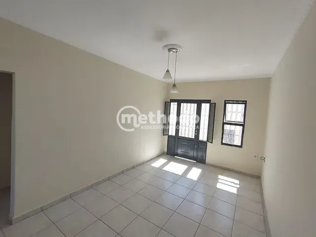Casa com 300m² 2 quartos e 1 banheiro, à venda, no bairro Jardim do Lago em Campinas