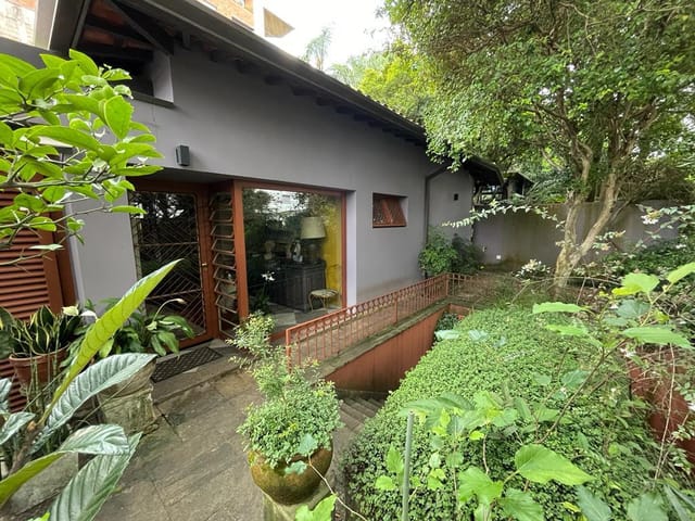 Casa com 750m² 2 quartos e 4 banheiros, à venda, no bairro Real Parque em São Paulo