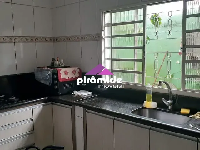 Casa com 250m² 3 quartos e 3 banheiros, à venda, no bairro Jardim Augusta em São José dos Campos