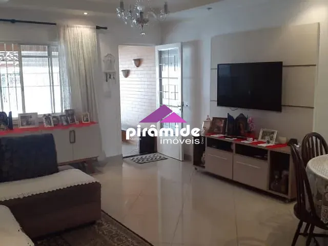 Casa com 250m² 3 quartos e 3 banheiros, à venda, no bairro Jardim Augusta em São José dos Campos