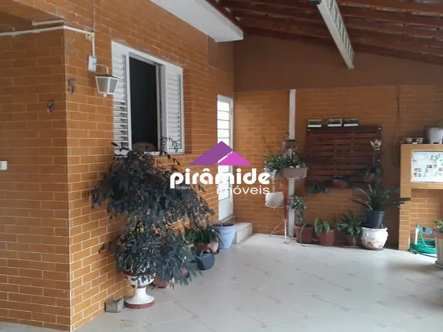 Casa com 250m² 3 quartos e 3 banheiros, à venda, no bairro Jardim Augusta em São José dos Campos