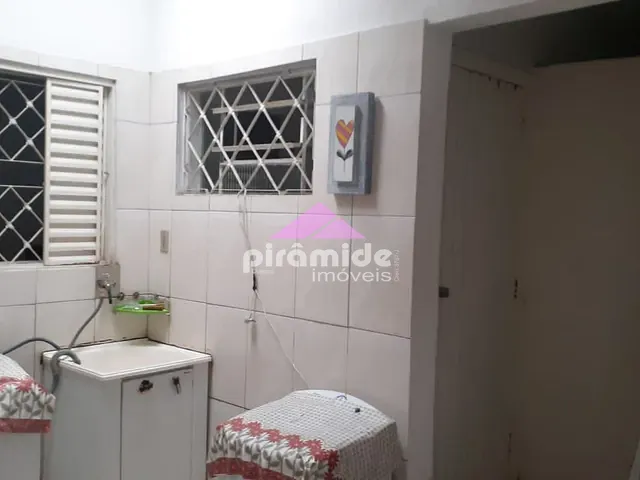 Casa com 250m² 3 quartos e 3 banheiros, à venda, no bairro Jardim Augusta em São José dos Campos