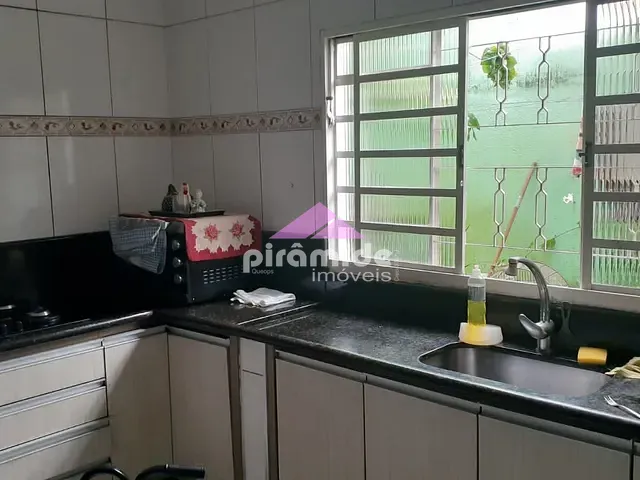 Casa com 250m² 3 quartos e 3 banheiros, à venda, no bairro Jardim Augusta em São José dos Campos