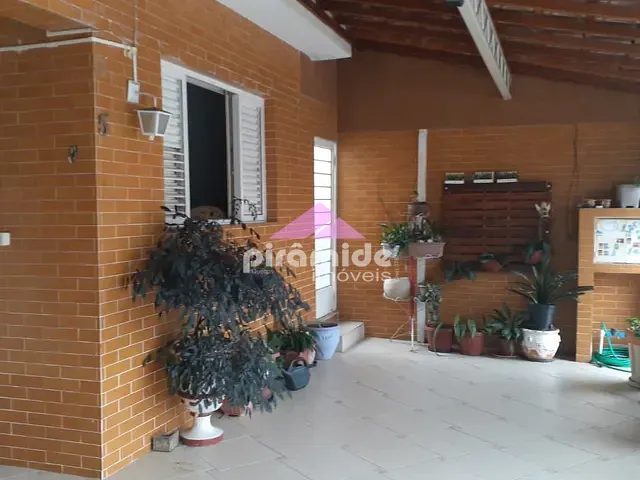 Casa com 250m² 3 quartos e 3 banheiros, à venda, no bairro Jardim Augusta em São José dos Campos