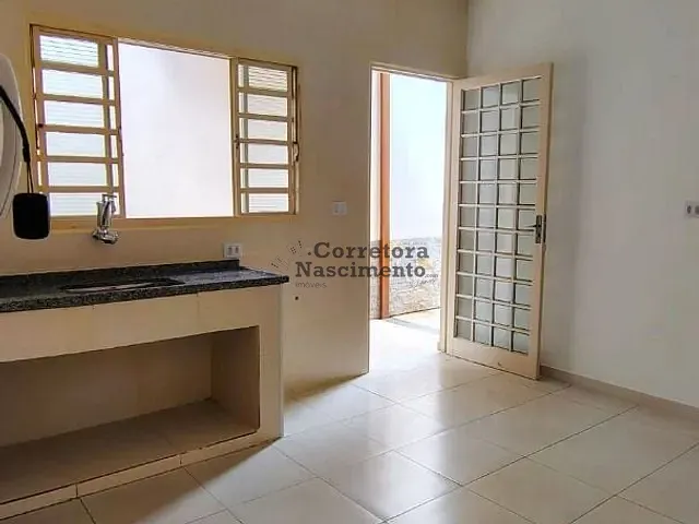 Casa com 140m² 2 quartos e 1 banheiro, à venda, no bairro Jardim Emilia em Jacareí