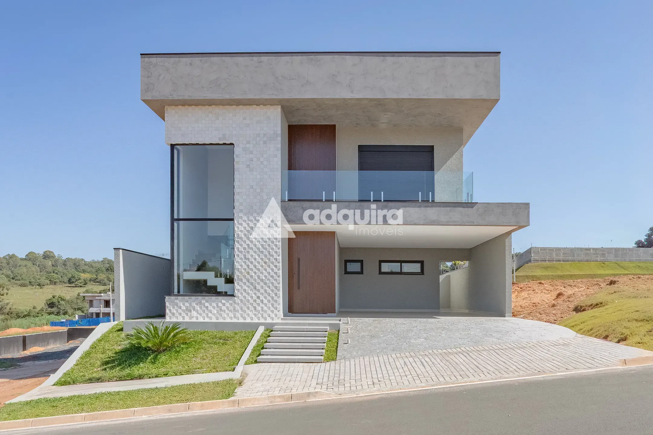 Casa, 4 quartos, 242 m² - Foto 1