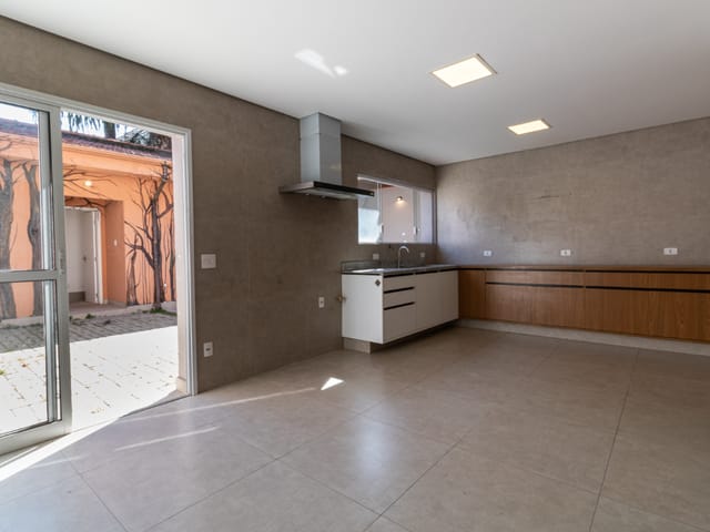 Casa com 207m² 3 quartos e 3 banheiros, à venda, no bairro Moema em São Paulo