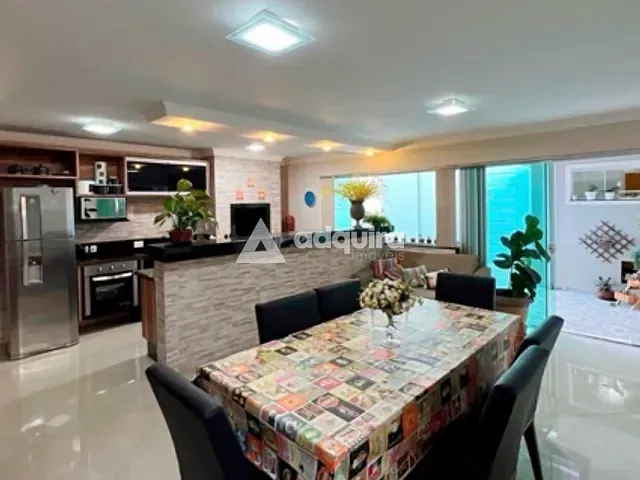 Casa 4 quartos e 3 banheiros, à venda, no bairro Estrela em Ponta Grossa
