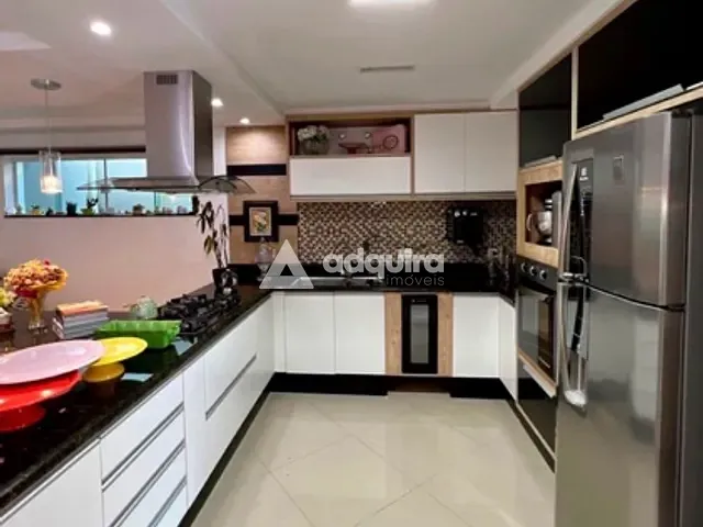 Casa 4 quartos e 3 banheiros, à venda, no bairro Estrela em Ponta Grossa