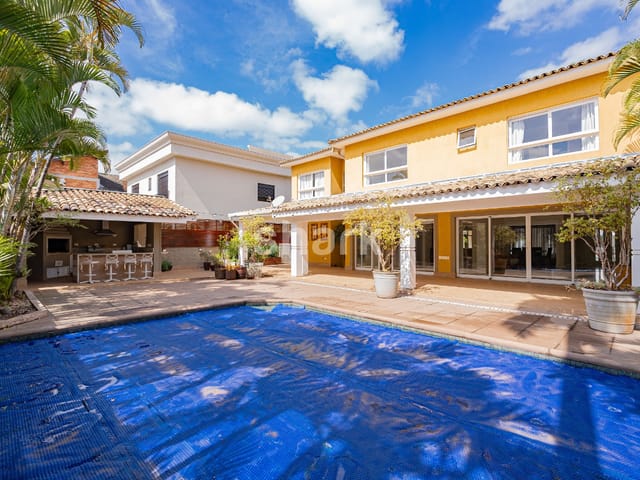 Casa com 546m² 4 quartos e 6 banheiros, à venda, no bairro Alphaville em Santana de Parnaíba