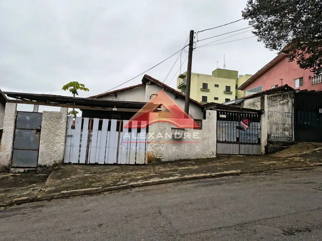 Casa com 300m² 2 quartos e 1 banheiro, à venda, no bairro Vila Industrial em São José Dos Campos
