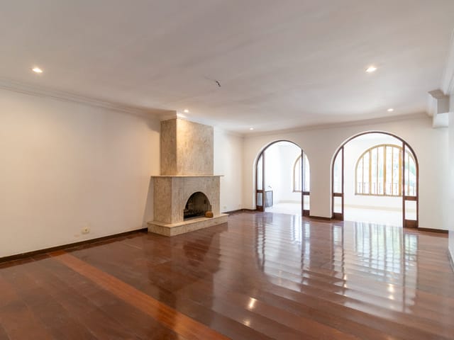 Casa com 390m² 5 quartos e 6 banheiros, à venda, no bairro Jardim Marajoara em São Paulo