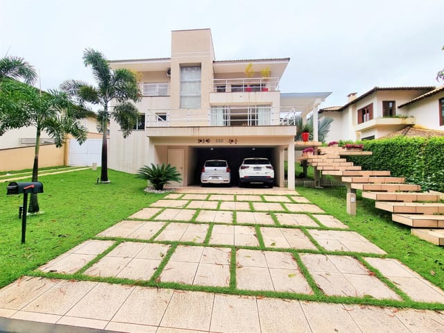 Casa com 700m², à venda, no bairro Parque das Nações em Pindamonhangaba