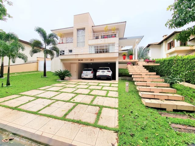 Casa com 700m², à venda, no bairro Parque das Nações em Pindamonhangaba