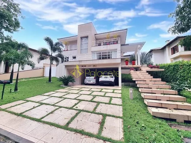 Casa com 700m², à venda, no bairro Parque das Nações em Pindamonhangaba