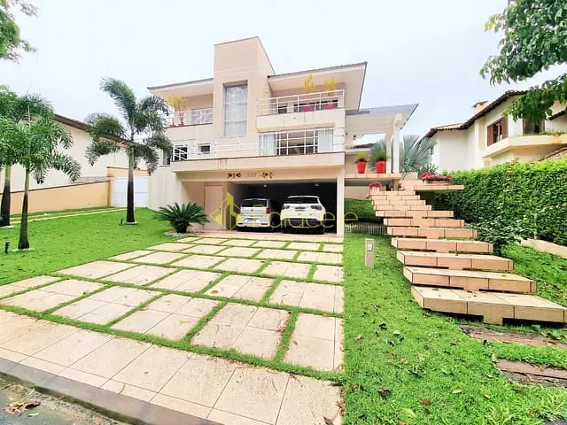 Casa com 700m², à venda, no bairro Parque das Nações em Pindamonhangaba