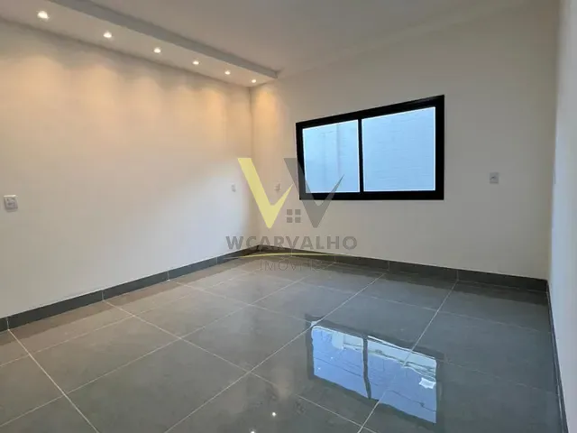Casa com 360m² 3 quartos e 4 banheiros, à venda, no bairro Condomínio Gaudí em Anápolis