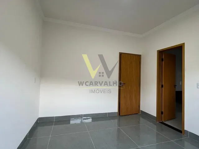 Casa com 360m² 3 quartos e 4 banheiros, à venda, no bairro Condomínio Gaudí em Anápolis
