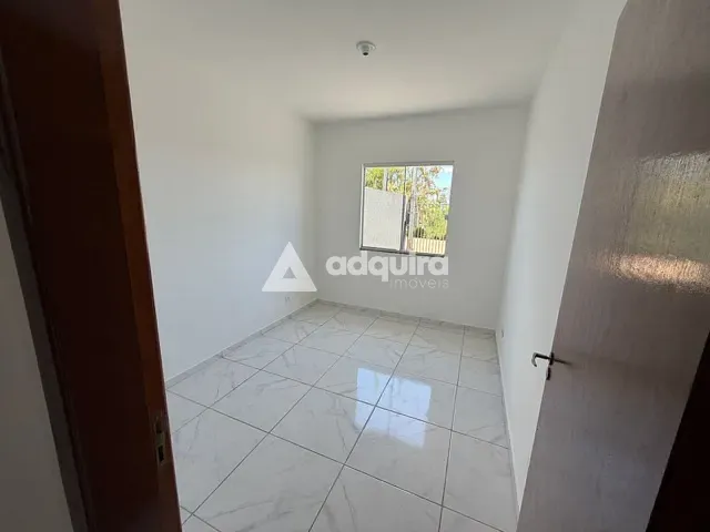 Casa 2 quartos e 1 banheiro, à venda, no bairro Contorno em Ponta Grossa