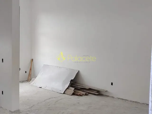 Casa com 150m² 3 quartos e 2 banheiros, à venda, no bairro Vila Areao em Taubaté