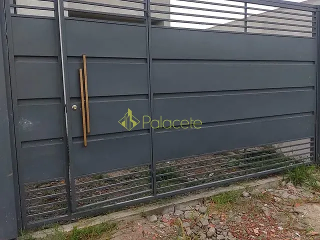 Casa com 150m² 3 quartos e 2 banheiros, à venda, no bairro Vila Areao em Taubaté