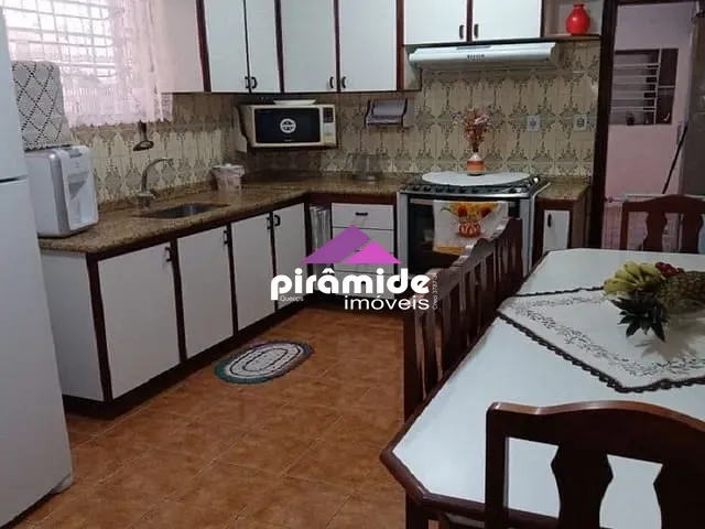 Casa com 150m² 3 quartos e 3 banheiros, à venda, no bairro Monte Castelo em São José dos Campos